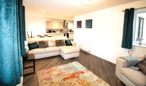 Rotherham - Rawmarsh - 2 Bed Bungalow - New Build - High End Furnishings - Wheel Chair Accessible - Large Enclosed Garden - Dog Friendly