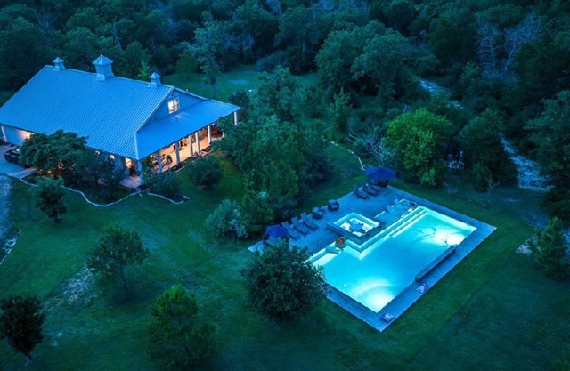 Round Top Gem | Casa Tres Hermanas | Pool + Hot Tub + Fire Pit + Grill