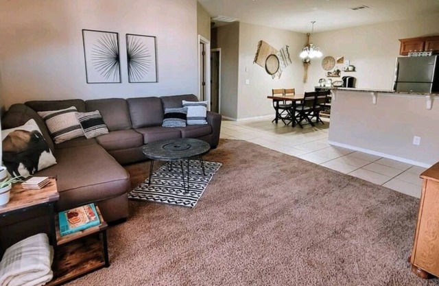 Route 66 R&R – 3 bedroom home right off Historic Route 66