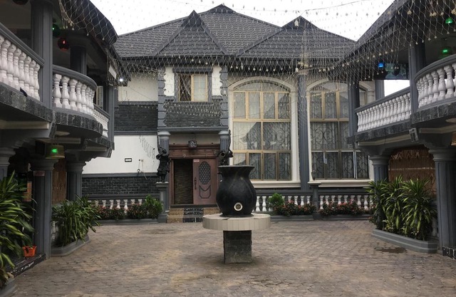 Royal Castle Hotel