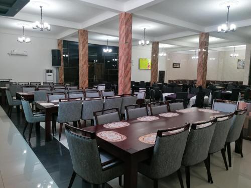 Royal Gibson Hotel