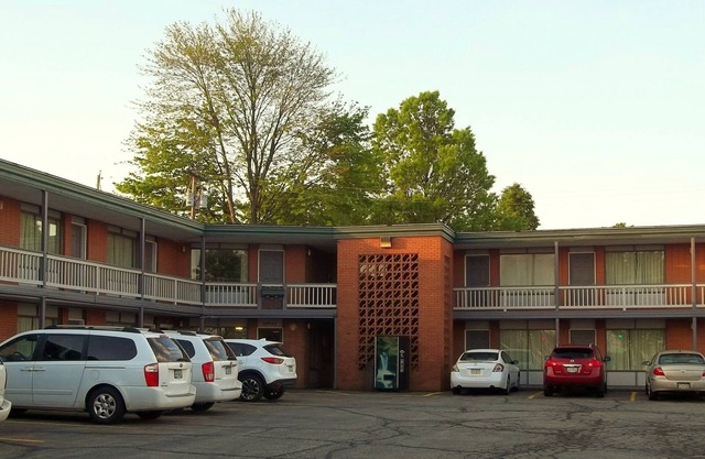 Royal Motel