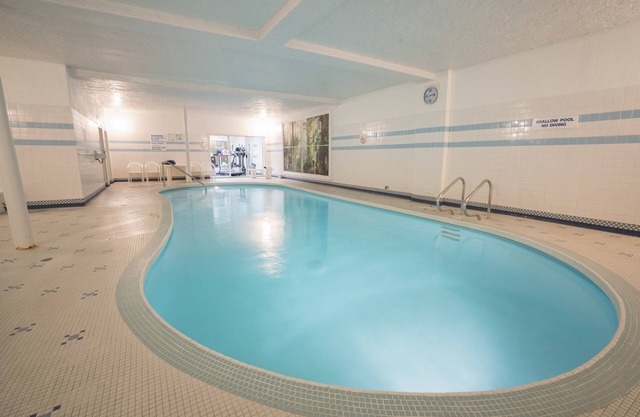 Royal Scot Hotel & Suites