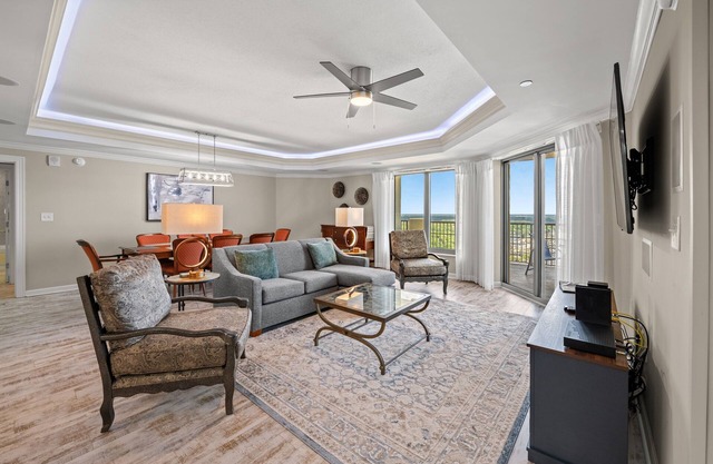 Royale Palms 2303 Renovated Oceanview w/Pool/Beach