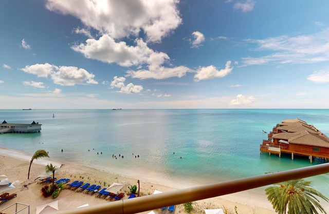 Royalton CHIC Antigua, An Autograph Collection All-Inclusive Resort – Adults Only