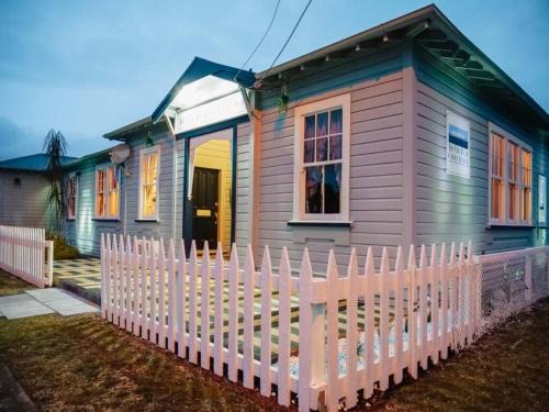 Ruapehu's 5-Star OLD POST OFFICE - 1-4 Bdr West Wing