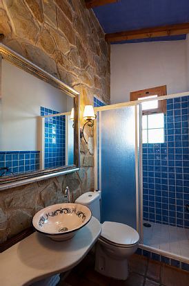 Rural apartment Valle del Río Piedra for 4 people
