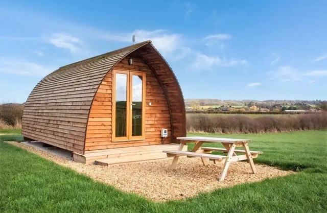 Rural Cabin in the Lincolnshire Countryside