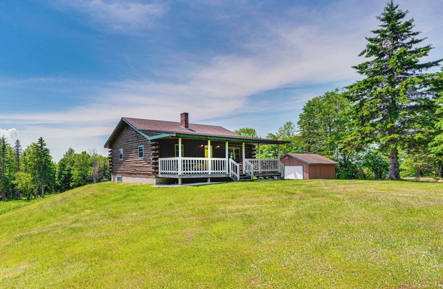 Rustic Cabin in West Danville w/Deck & Fire Pit!