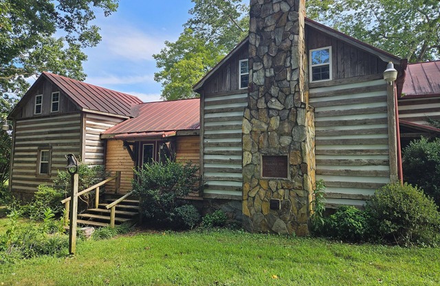 Rustic Cabin on Homestead Farm