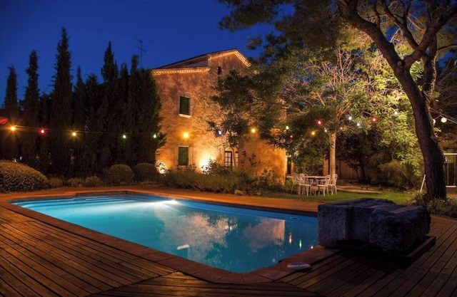 Rustic Vibes Villa w/private pool 12km to beach!