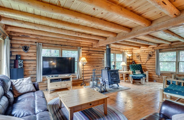 Rustic Government Camp Cabin w/Mountain Views!