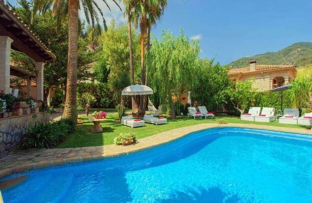 Rustic House in Mancor with Pool