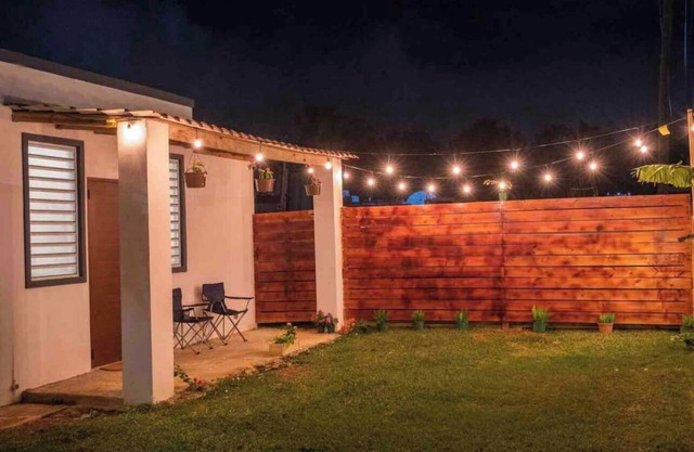 Rustic Private Apartment - Free Wifi - Close to beaches & Airport