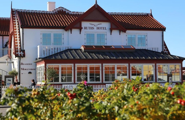 Ruths Hotel
