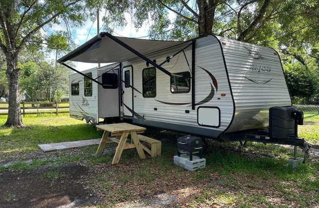 RV Apartment near Disney, Universal Parks, and all of Orlando's attractions.