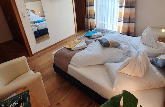 Süd - See Zimmer Garten mit Balkon - Gästehaus Bärwald