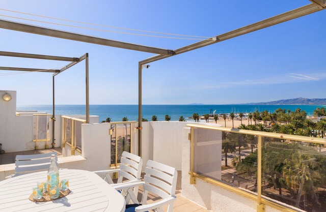 S205-032 UHC ACACIAS APARTMENTS SALOU