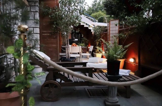 SAILING House Athens Riviera 16 persons.