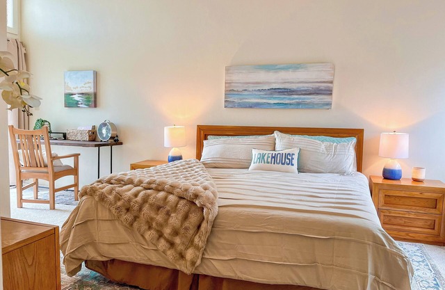 Sailors Landing~ Lake/Beach front condo with ample amenities!