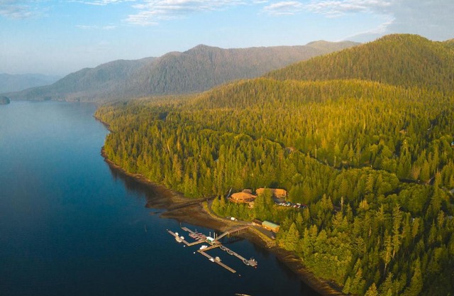 Salmon Falls Resort