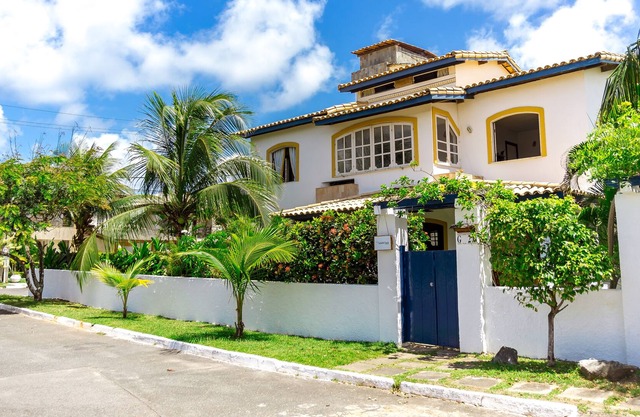 Salvador home to enjoy the beach in a safe and quiet place.