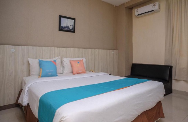 Sans Hotel Lynt Makassar