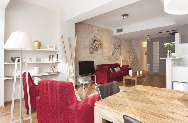 Sant Pau 5 - Superb 3-bedroom apartment in central Barcelona