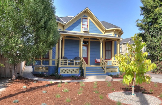 Santa Barbara Classic - Historic Comfort in the Heart of Santa Barbara!