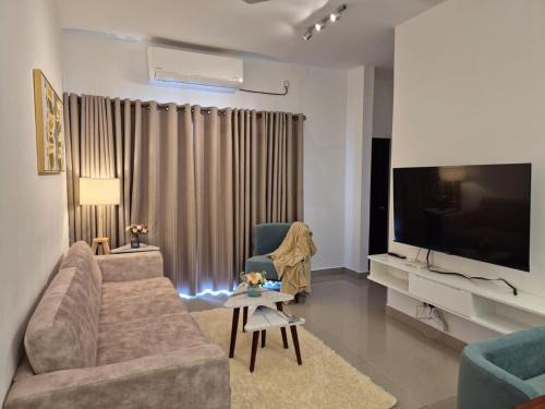 Santorini Resort Negombo - Elysian Blue Suite Negombo beach and Airport