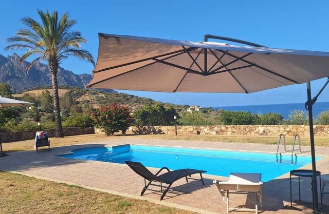 Sardinia: Villa with panoramic swimming pool three hundred meters from the sea