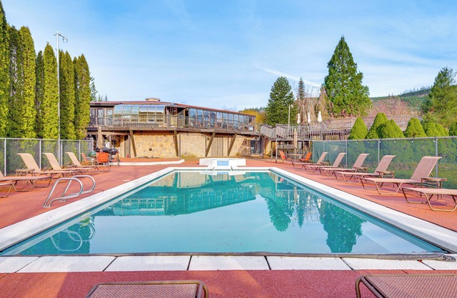 Sauna, Pickleball Court & Game Room: Sultan Villa!