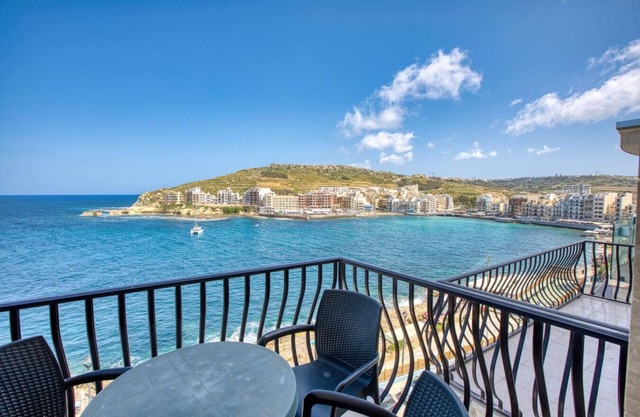 Scenic Gozo Stay with 1BR & Balcony Bliss!