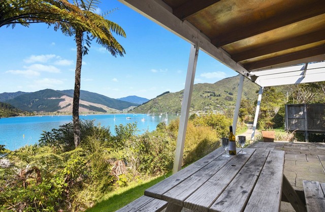Scenic Serenity - Anakiwa Holiday Home