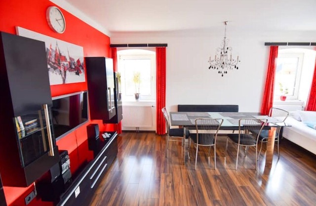 Schöne 90m² Wohnung mit Drei Zimmern am Land