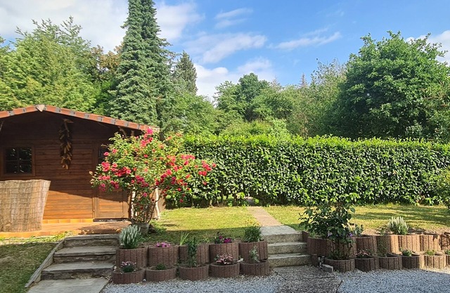 Schöne Ferienwohnung mit Eigener Terrasse und Garten
