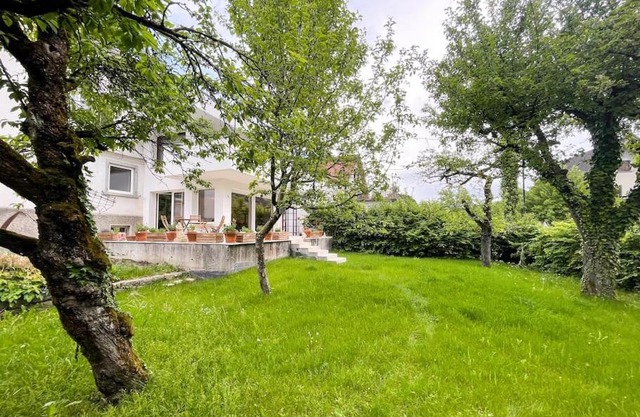 Schöne Wohnung mit großem Garten in zentraler Lage
