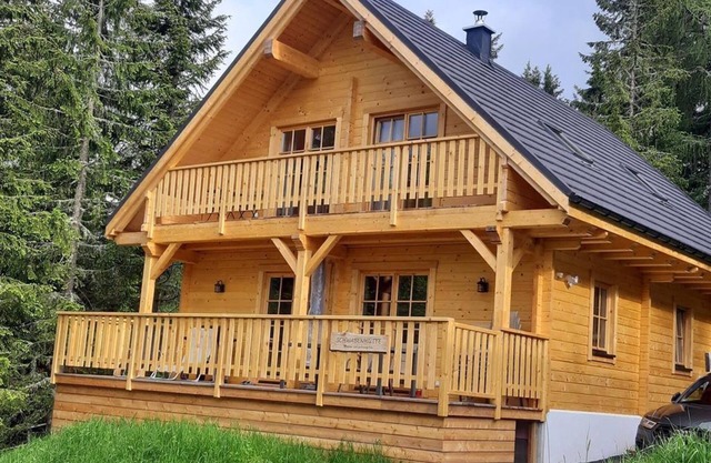 Schwabenhütte - Ferienhaus, Dusche und Bad, WC, Waldseitig
