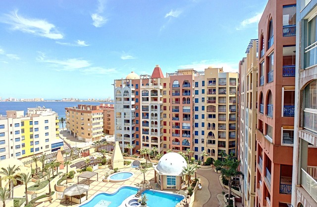 Sea and pool views, 2 pools, close to the sea