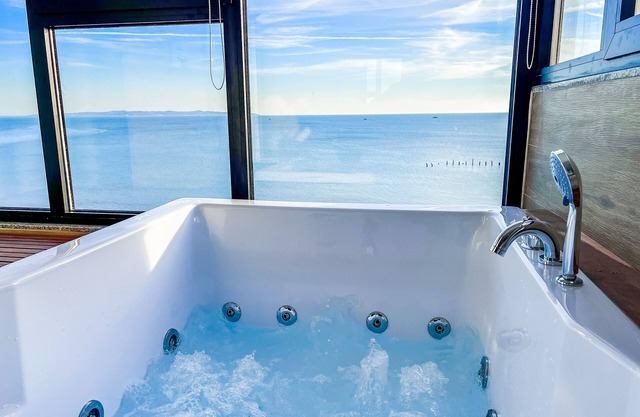 Sea Forever Super Luxury Apartment With Jacuzzi and Seaview