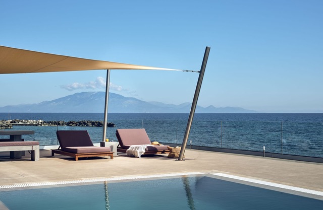 Sea Front LaMer Villa,Luxury Retreat & Heated Pool