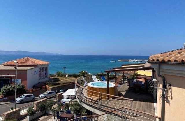 Sea front penthouse the sea roses