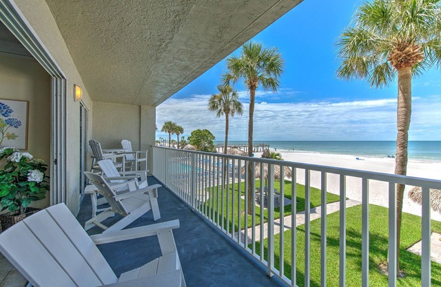 Sea Oats 106: 3 BR, 2 BA Condominium in Redington Shores, Sleeps 8