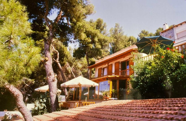 Sea-side 3 BEDROOM- BEACH HOUSE
