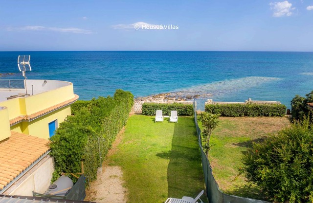Sea Sound - Two Bedroom Apartment, Sleeps 4