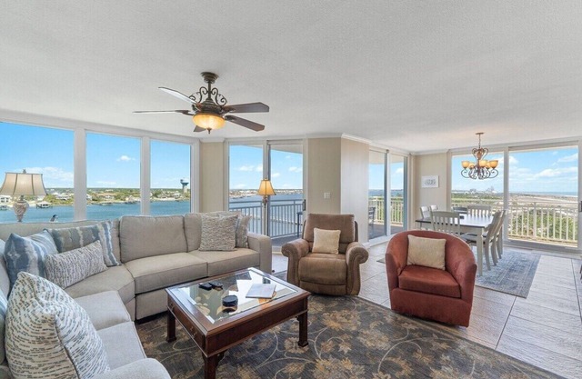 Sea Spray 815 Corner Unit Bay and Beach views, Lower rates