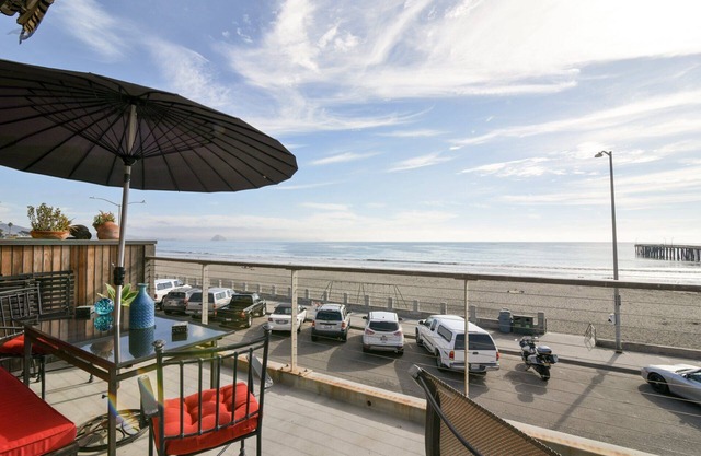 Sea the Views: Exclusive Oceanfront Cayucos Loft, Steps from Pier