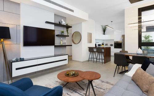 Sea View 2 BR near Shouk Hacarmel by HolyGuest