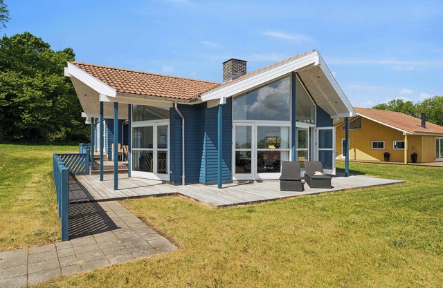 Sea view and calm in lovely house for 10 guests