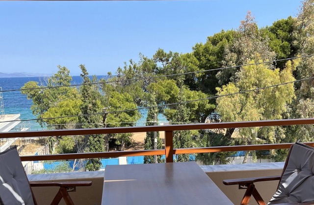 Sea view apartment near the beach